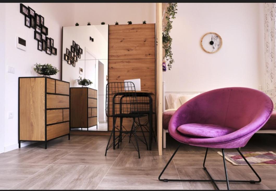 Studio Apartment, 5 Minutes To The Beach Bar Exterior foto