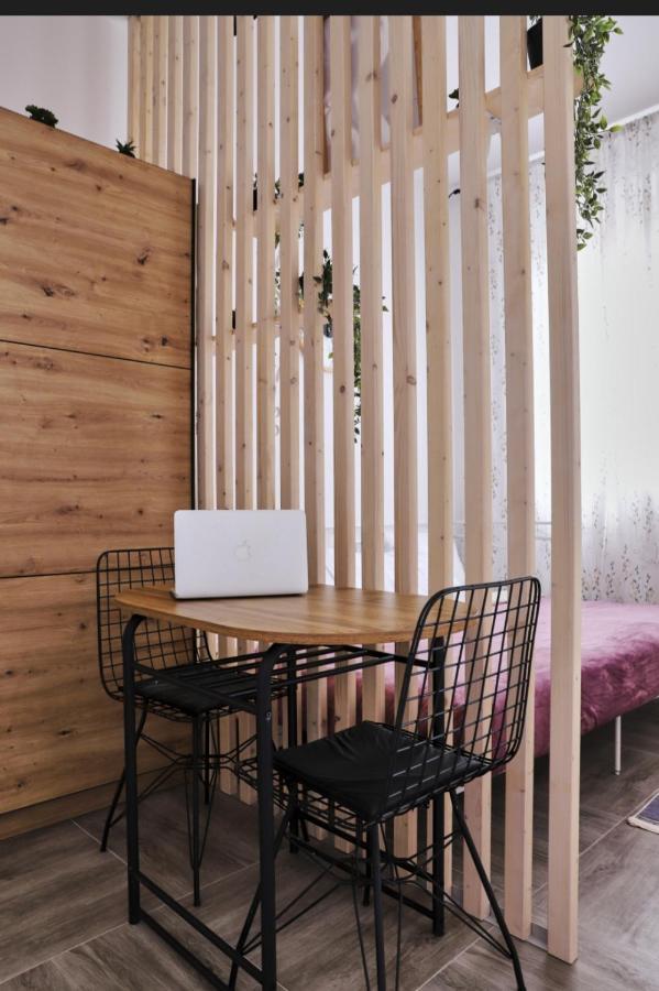 Studio Apartment, 5 Minutes To The Beach Bar Exterior foto